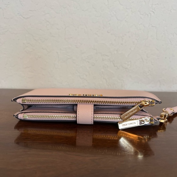 Michael Kors Jet Set Travel Large Double Zip Wristet - Picture 5 of 10